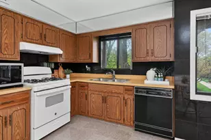 8212 Anchor Dr, Woodridge, IL 60517 - Photo 9
