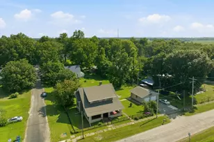 402 W 3rd St, Armington, IL 61721 - Photo 35