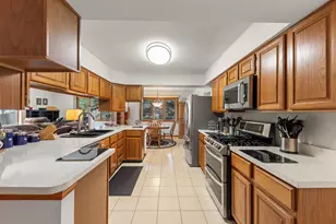 1161 Wakefield Ln, Bartlett, IL 60103 - Photo 3