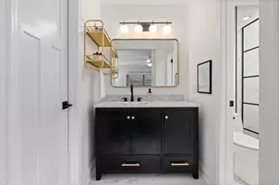 1050 W Webster Ave, Chicago, IL 60614 - Photo 25