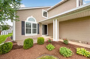 359 Sundance Dr, Bartlett, IL 60103 - Photo 3