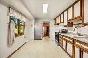 704 E Fourth St, Streator, IL 61364 - Photo 9