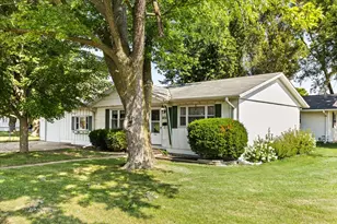 704 E Fourth St, Streator, IL 61364 - Photo 3