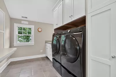 6421 Bentley Avenue, Willowbrook, IL 60527 - Photo 33