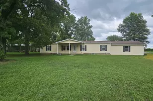 311 S Sycamore St, Keenes, IL 62851 - Photo 5