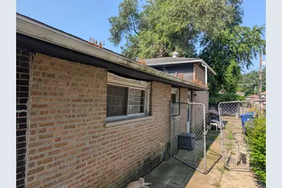 14226 S Marquette Avenue, Burnham, IL 60633 - Photo 5