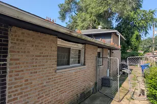 14226 S Marquette Ave, Burnham, IL 60633 - Photo 5