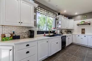 467 N 42nd Rd, Mendota, IL 61342 - Photo 5