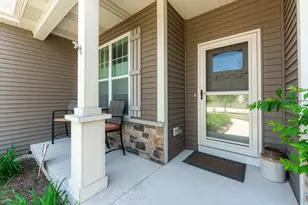 2331 Coventry Cir S, Sycamore, IL 60178 - Photo 3