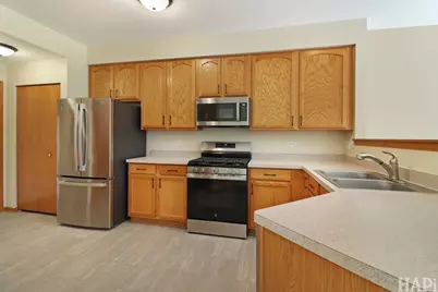 669 Morris Court, Lakemoor, IL 60051 - Photo 7