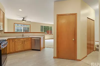 669 Morris Court, Lakemoor, IL 60051 - Photo 9