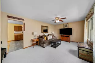 924 Suzy St, Sandwich, IL 60548 - Photo 5