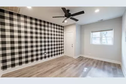 4006 N Bell Avenue #1, Chicago, IL 60618 - Photo 3