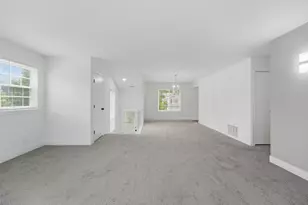 2042 Windemere Cir, Schaumburg, IL 60194 - Photo 13