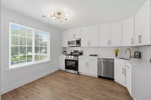 2042 Windemere Cir, Schaumburg, IL 60194 - Photo 3