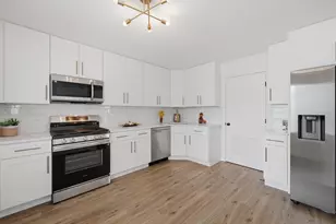 2042 Windemere Cir, Schaumburg, IL 60194 - Photo 5