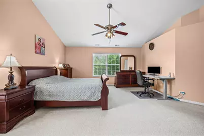 126 Redmond Drive, Gilberts, IL 60136 - Photo 13