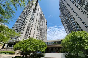 5701 N Sheridan Rd, Chicago, IL 60660 - Photo 1