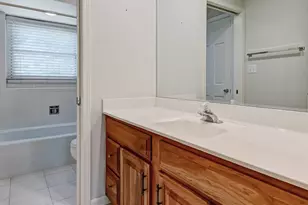 2S742 Ave Cherbourg, Oak Brook, IL 60523 - Photo 17