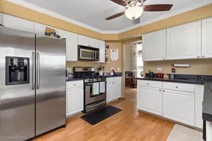 124 Periwinkle Ln, Bolingbrook, IL 60490 - Photo 5