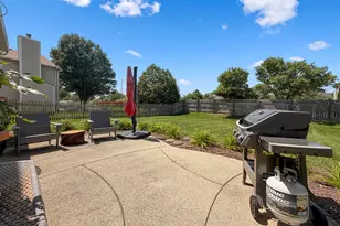 124 Periwinkle Ln, Bolingbrook, IL 60490 - Photo 3