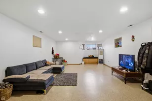 1435 W 16th St, Chicago, IL 60608 - Photo 19