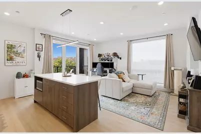 948 W Sunnyside Avenue #407, Chicago, IL 60640 - Photo 3