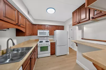 3235 S Manor Drive #104, Lansing, IL 60438 - Photo 5