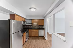 160 S La Londe Ave, Addison, IL 60101 - Photo 7