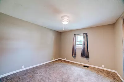 835 E Locust Street, Watseka, IL 60970 - Photo 19
