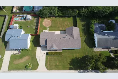835 E Locust Street, Watseka, IL 60970 - Photo 5