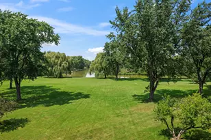 2700 E Bel Aire Dr, Arlington Heights, IL 60004 - Photo 25