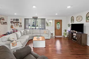 380 Northwood, Salem, IL 62881 - Photo 9