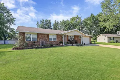 380 Northwood, Salem, IL 62881 - Photo 3