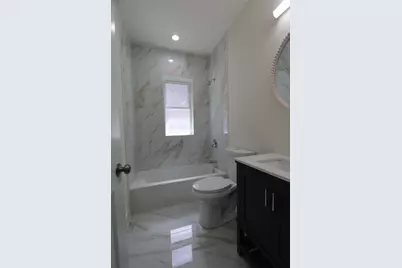 8014 S Yates Boulevard, Chicago, IL 60617 - Photo 9