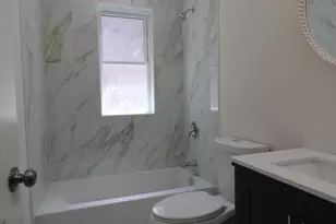 8014 S Yates Blvd, Chicago, IL 60617 - Photo 9