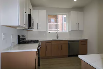 8014 S Yates Boulevard, Chicago, IL 60617 - Photo 3