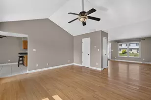 335 Elizabeth Dr, Coal City, IL 60416 - Photo 5