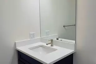 2230 W Wilson Ave, Chicago, IL 60625 - Photo 21