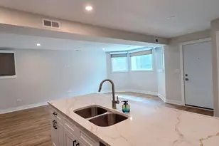 2230 W Wilson Ave, Chicago, IL 60625 - Photo 5