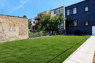 2230 W Wilson Ave, Chicago, IL 60625 - Photo 33