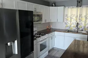 102 E West St, Anchor, IL 61720 - Photo 7