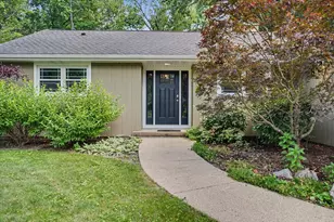 706 La Sell Dr, Champaign, IL 61820 - Photo 5