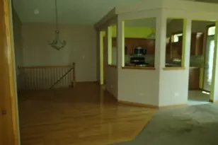 8107 Nielsen Dr, Tinley Park, IL 60477 - Photo 5