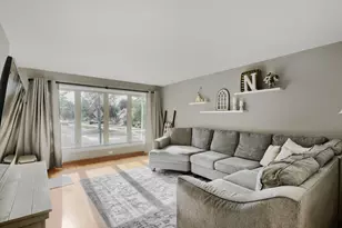 10433 S Harding Ave, Chicago, IL 60655 - Photo 3