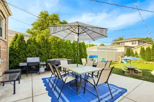 10433 S Harding Ave, Chicago, IL 60655 - Photo 17