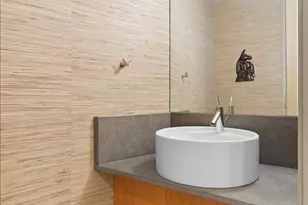 930 W Wolfram St, Chicago, IL 60657 - Photo 19