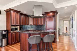 221 E Walton Pl, Chicago, IL 60611 - Photo 5