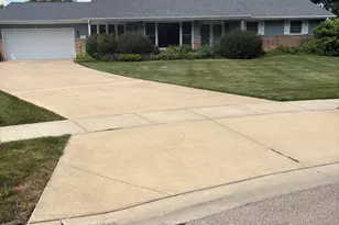 631 Joanne Ln, Dekalb, IL 60115 - Photo 1