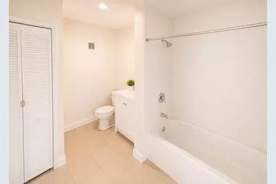 3133 W Augusta Boulevard #2E, Chicago, IL 60622 - Photo 3